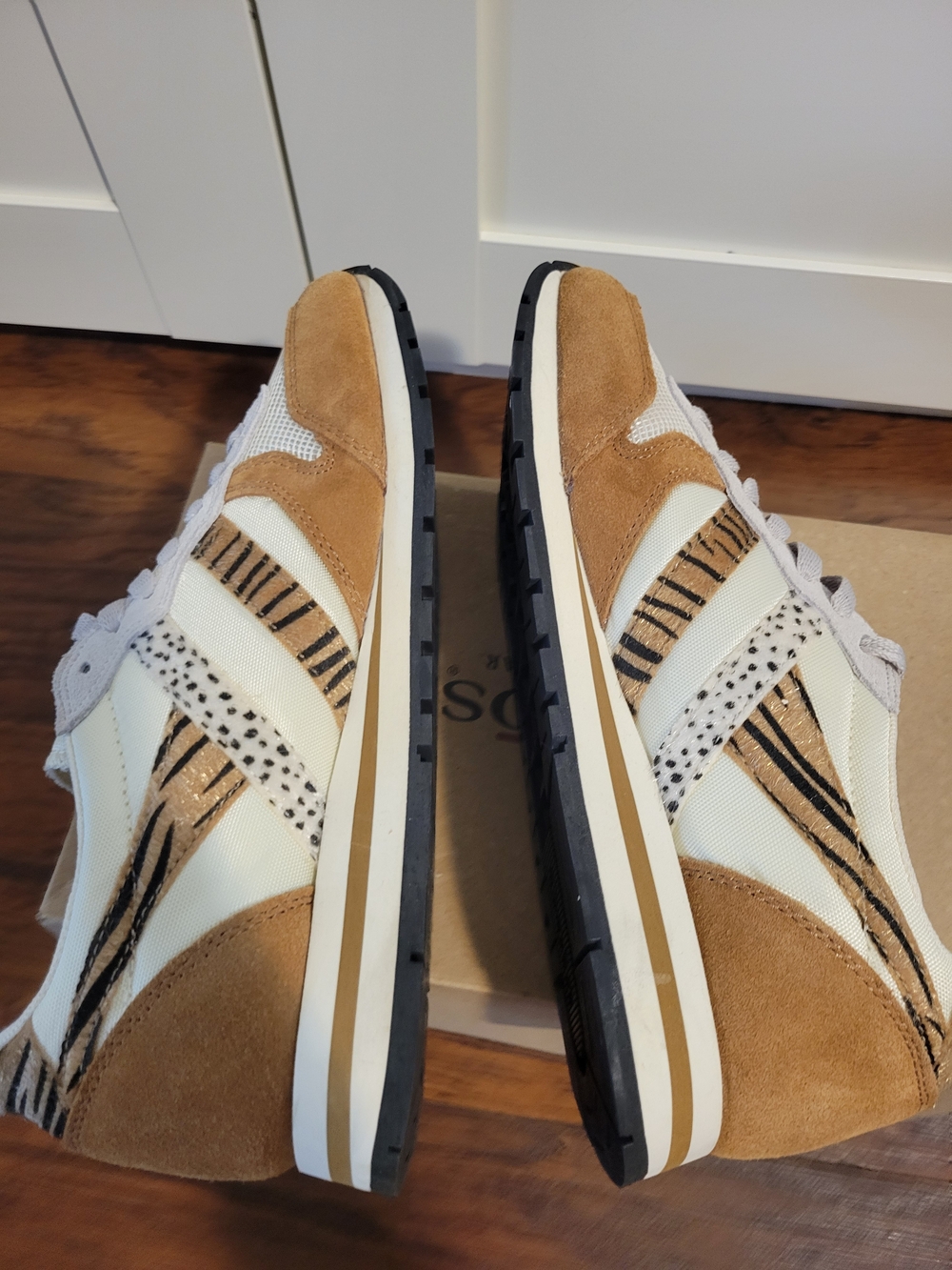 Gola Women’s Cream & Tan Sneakers with Animal-Print Accents - Picture 9 of 13